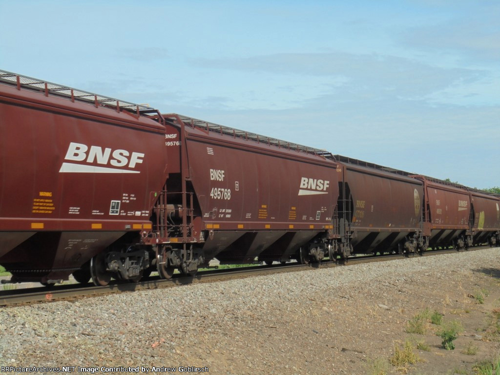 BNSF 495768 + 473106